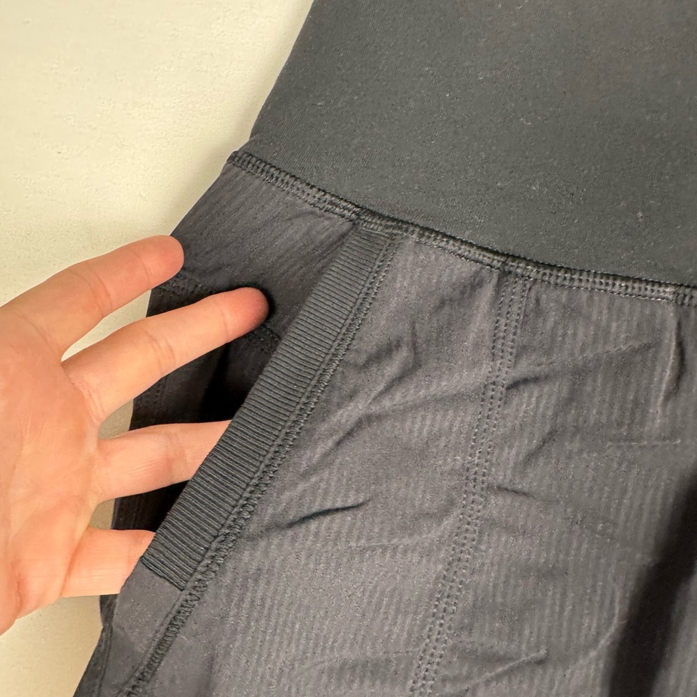Lululemon Dance Studio Crop Pants Black Women’s 8 - Picture 2 of 6